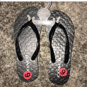 BNWT COACH BUCKLE FLIP FLOP